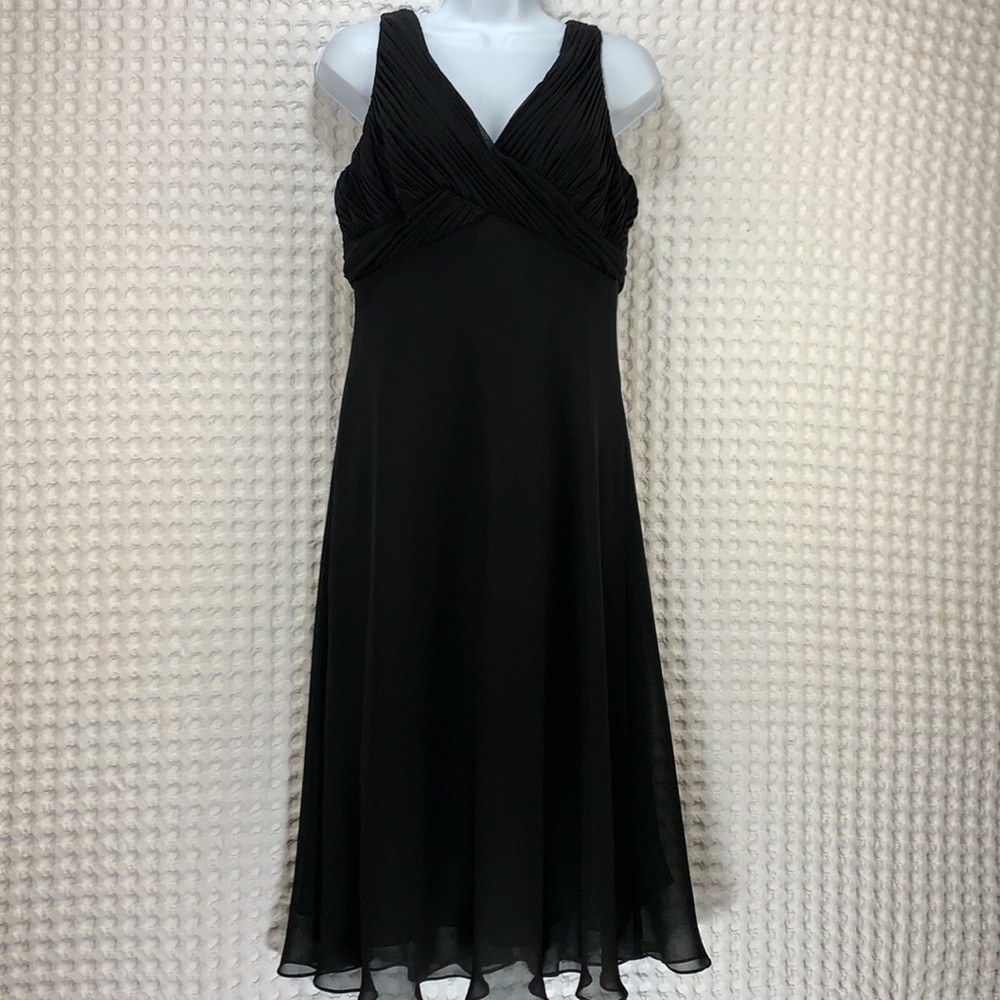 Adrianna Papell Black Dress With Ruched Top Size12